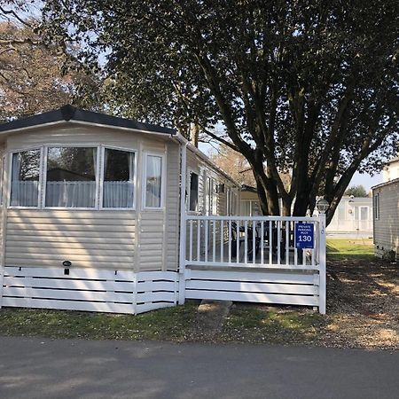 Mudeford Beach Lodge Exterior foto