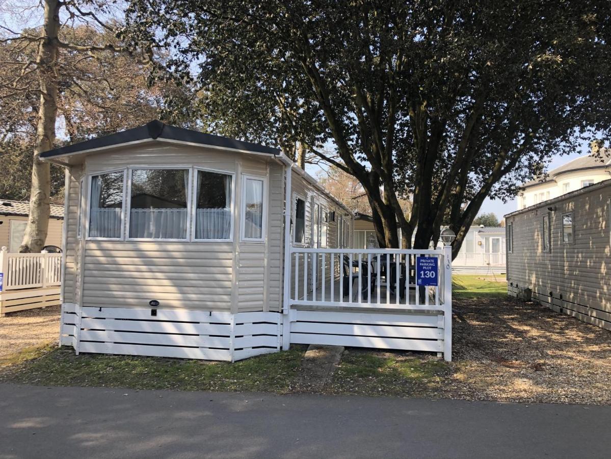 Mudeford Beach Lodge Exterior foto